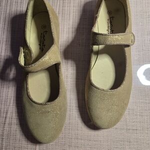 Chic Gold Mary Jane Dress Shoes